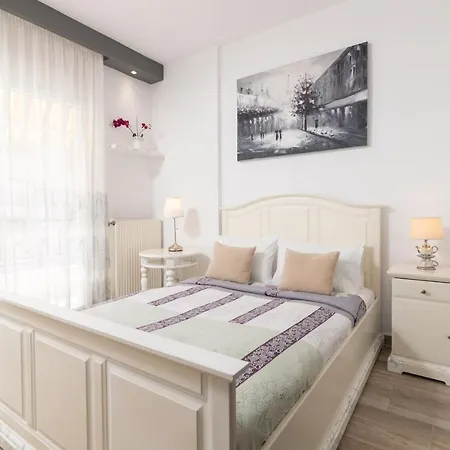 F & B Collection - Flat For 4 Apartament