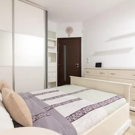 Apartament F & B Collection - Flat For 4