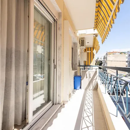 F & B Collection - Flat For 4 *